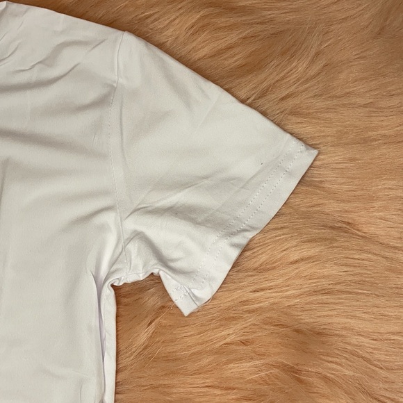 J. ELISE BOUTIQUE WOMEN’S White Graphic Print Round Neck Short Sleeve Shirt - Picture 9 of 10